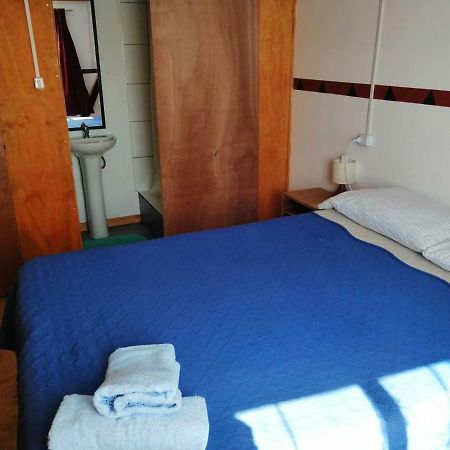 Hostal Nomades Chiloe カストロ エクステリア 写真